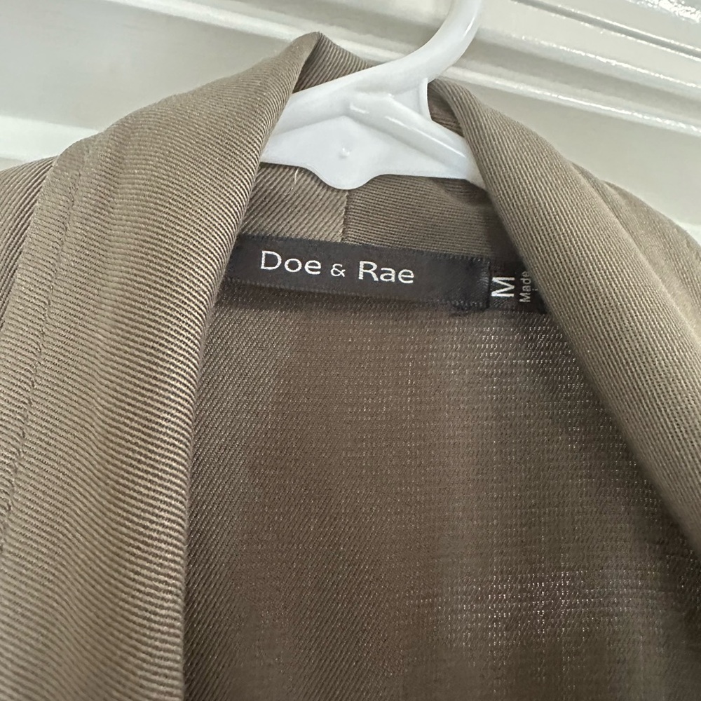 Doe & Rae Sleeveless Vest - Picture 6 of 9